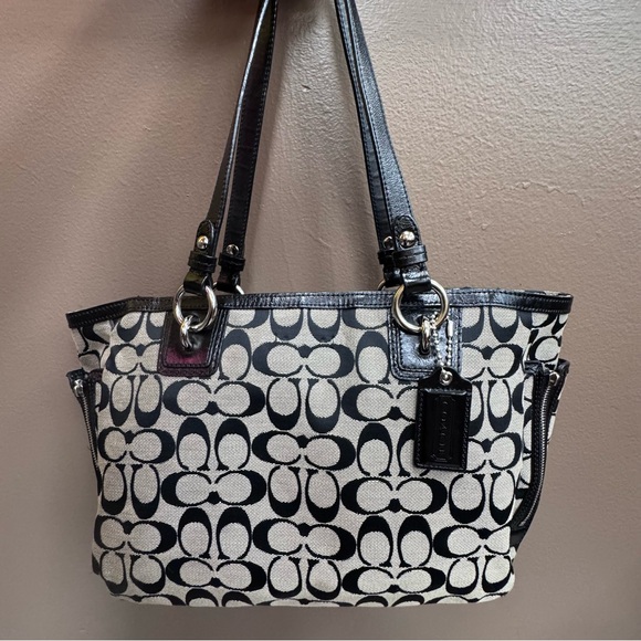 Coach Black and White Signature Shoulder Bag - Picture 1 of 11